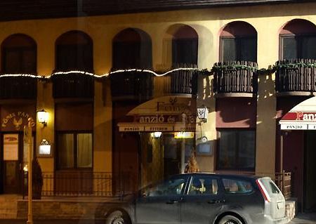 Fonix Panzio Hotell Pápa Eksteriør bilde