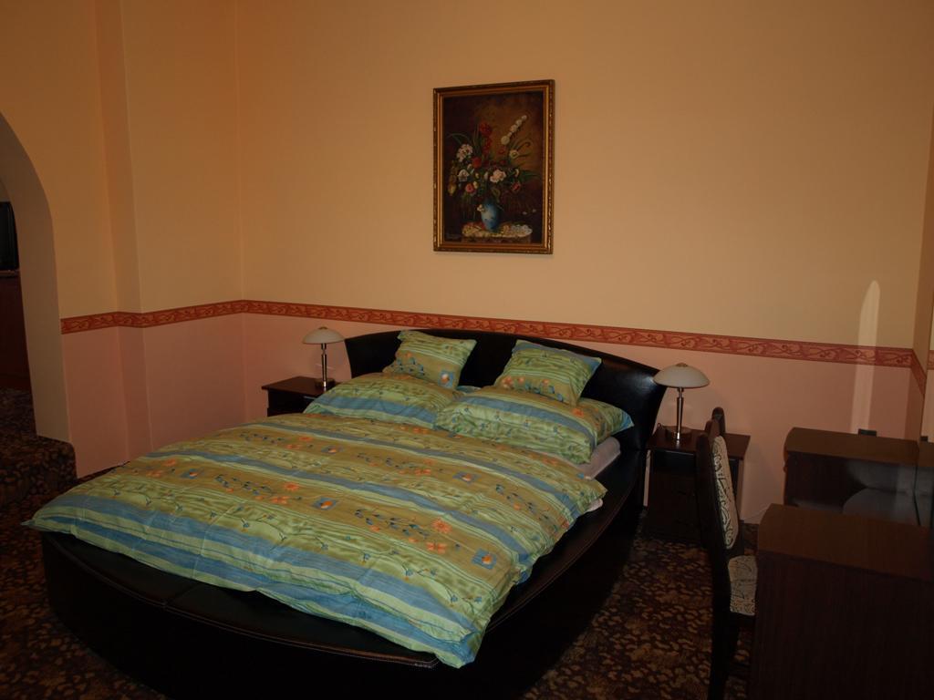 Fonix Panzio Hotell Pápa Rom bilde