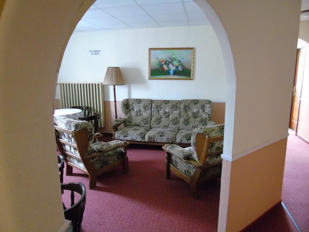 Fonix Panzio Hotell Pápa Eksteriør bilde