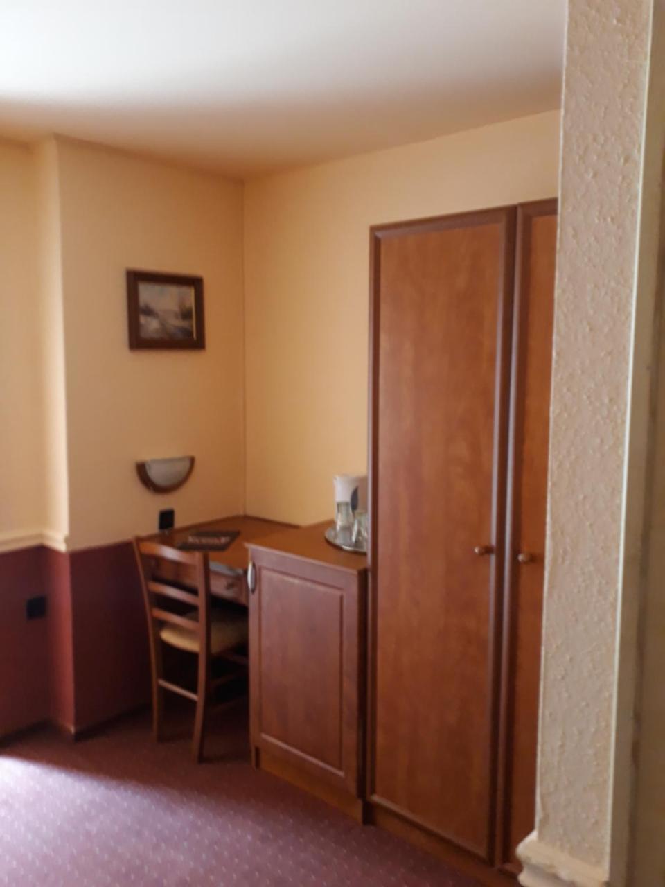 Fonix Panzio Hotell Pápa Eksteriør bilde